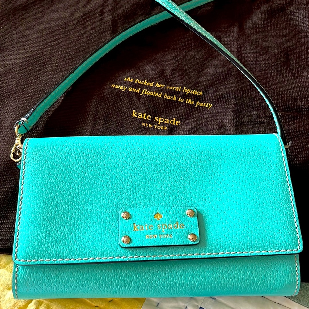 Turquoise Kate Spade leather purse with dust bag, from non smoking home